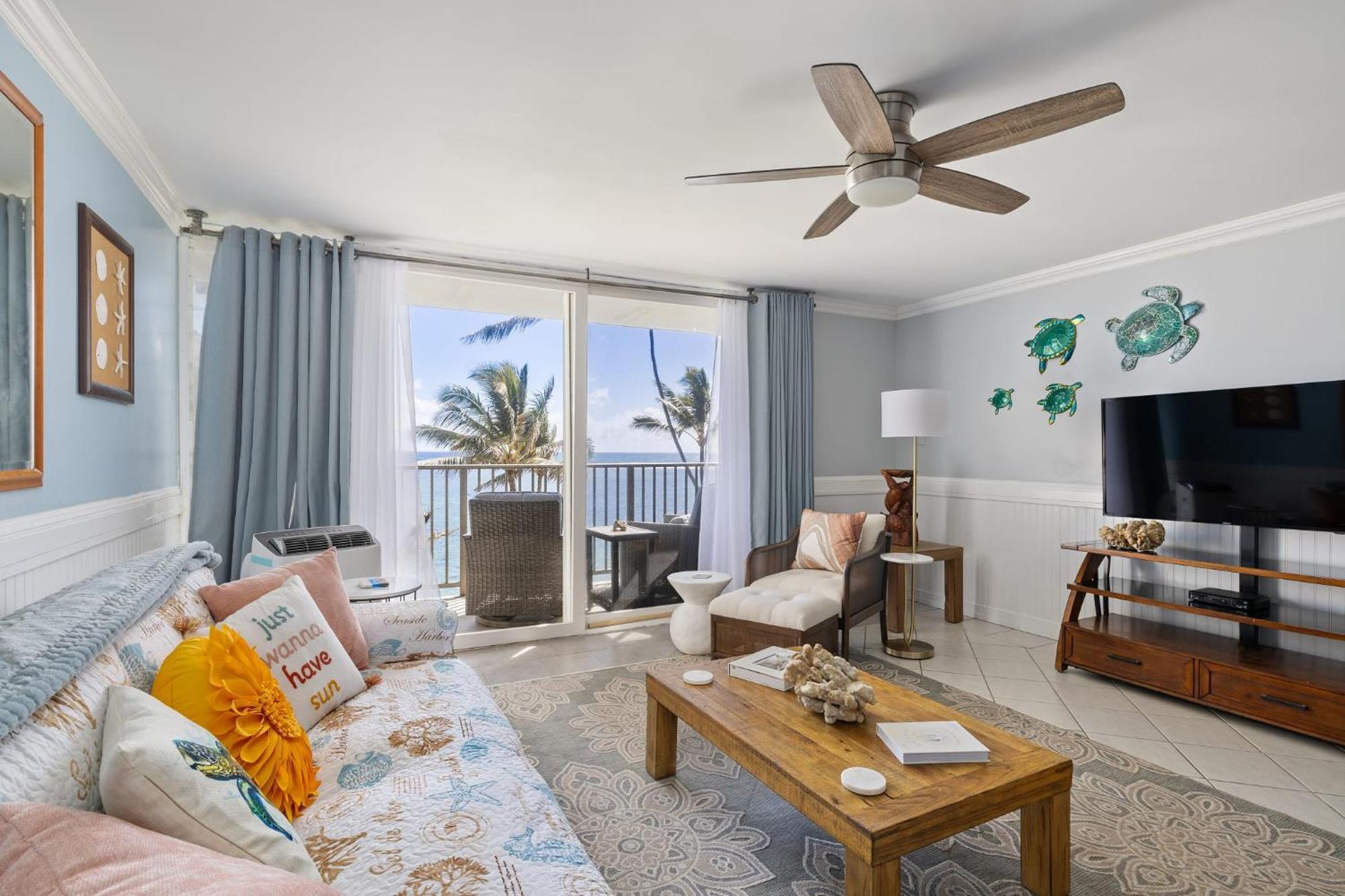 Pats At Punalu'U - Beachfront Condos Hau'ula Exterior photo
